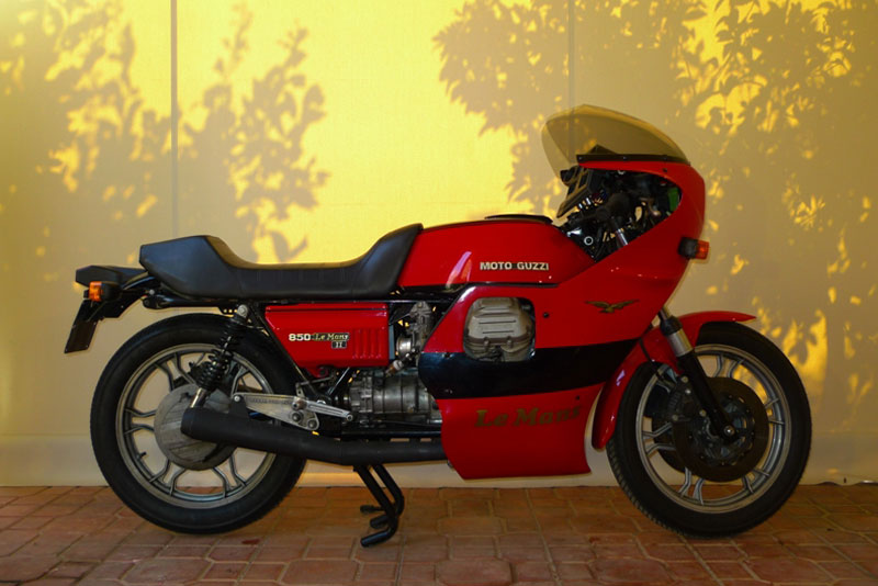 11 Motoguzzi 850LeMansII 1980
